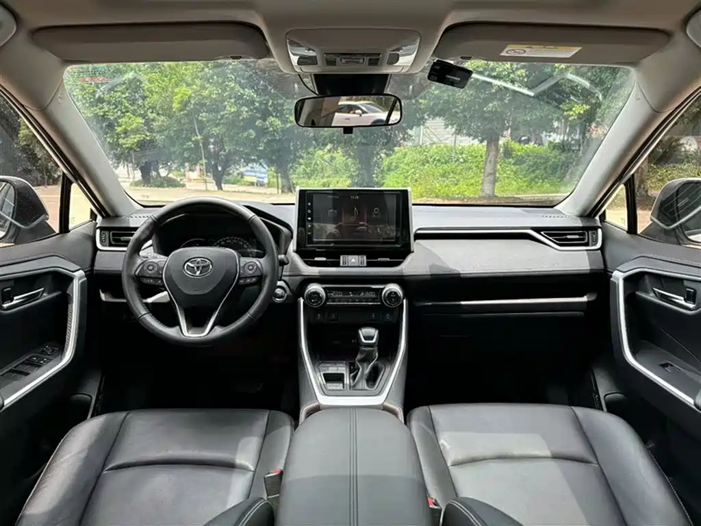Toyota RAV4 Rongfang 2020 2.0L CVT 2WD Prestige Edition фото 18
