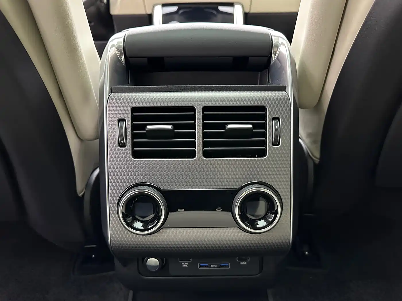 Land Rover Range Rover Sport 2022 3.0 L6 Indigo Flowing Light Edition фото 15
