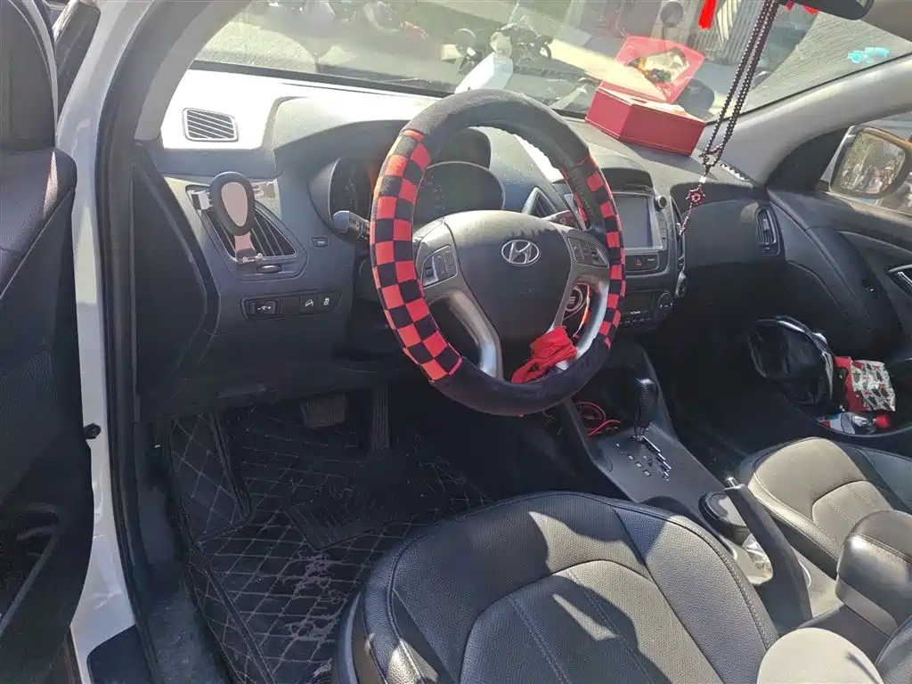 Hyundai Beijing Hyundai ix35 2013 2.0L Auto 2WD Smart GLS China IV фото 3