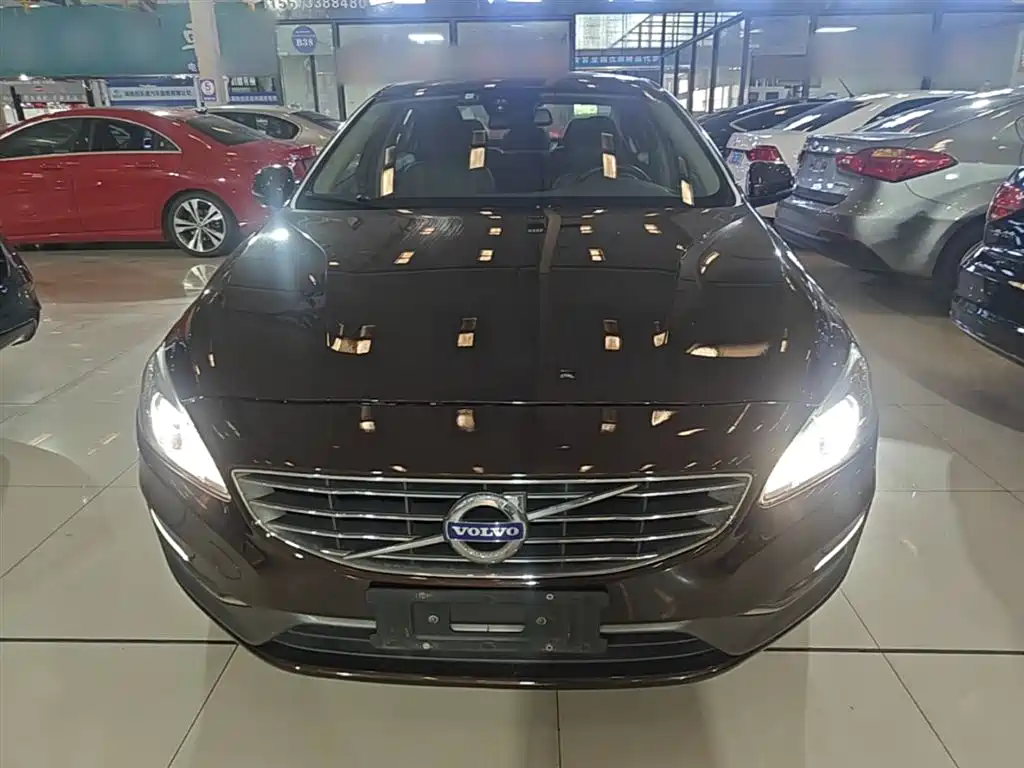 VOLVO S60