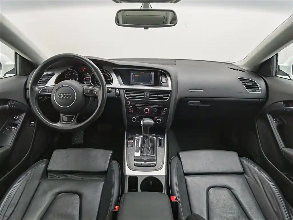 Audi A5 (Import) 2016 Facelift Coupe 35 TFSI Progressive фото 5
