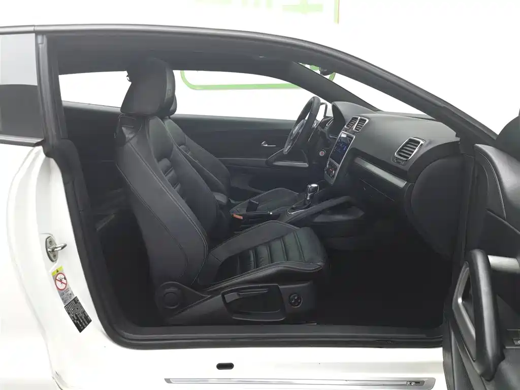 Volkswagen Scirocco 2011 2.0TSI R-Line фото 23
