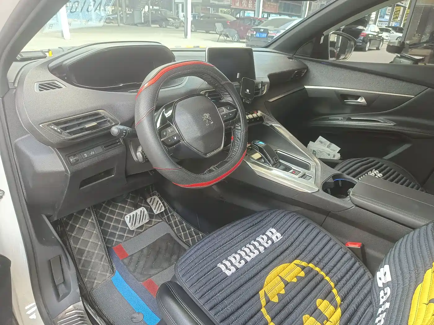Фото 4 - Peugeot 5008