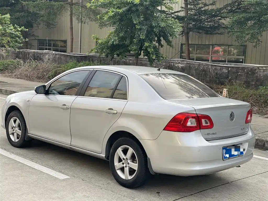 Volkswagen Bora 2008 Model 2.0L Automatic Luxury фото 4