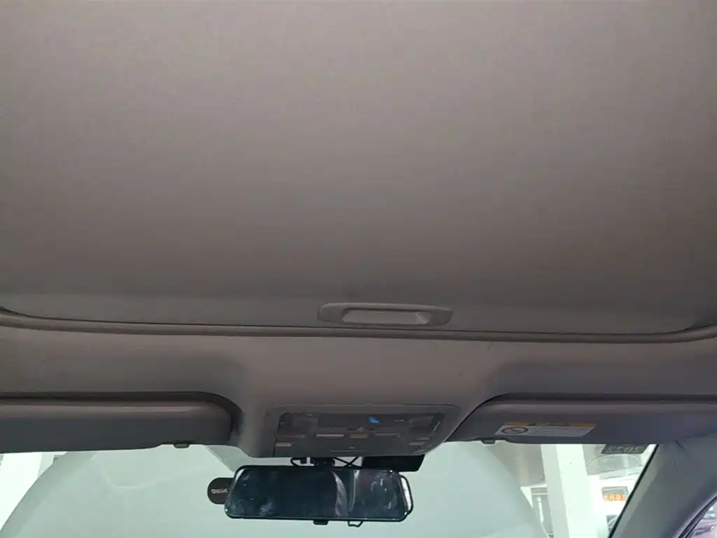 Toyota Corolla 2017 Facelift Hybrid 1.8L E-CVT Leading Edition фото 18