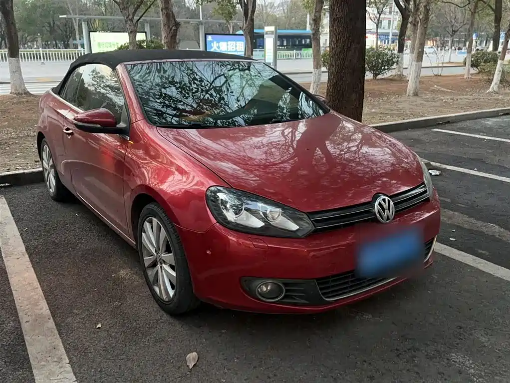 Volkswagen Golf (Import) 2012 1.4TSI Luxury Convertible Edition фото 6
