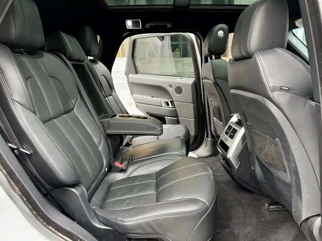 Land Rover Range Rover Sport фото 14