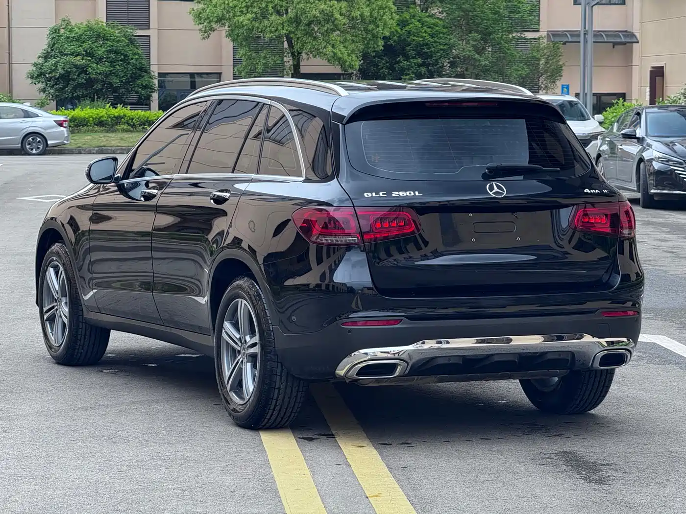 Mercedes-Benz GLC 2021 GLC 260 L 4MATIC Sporty фото 4