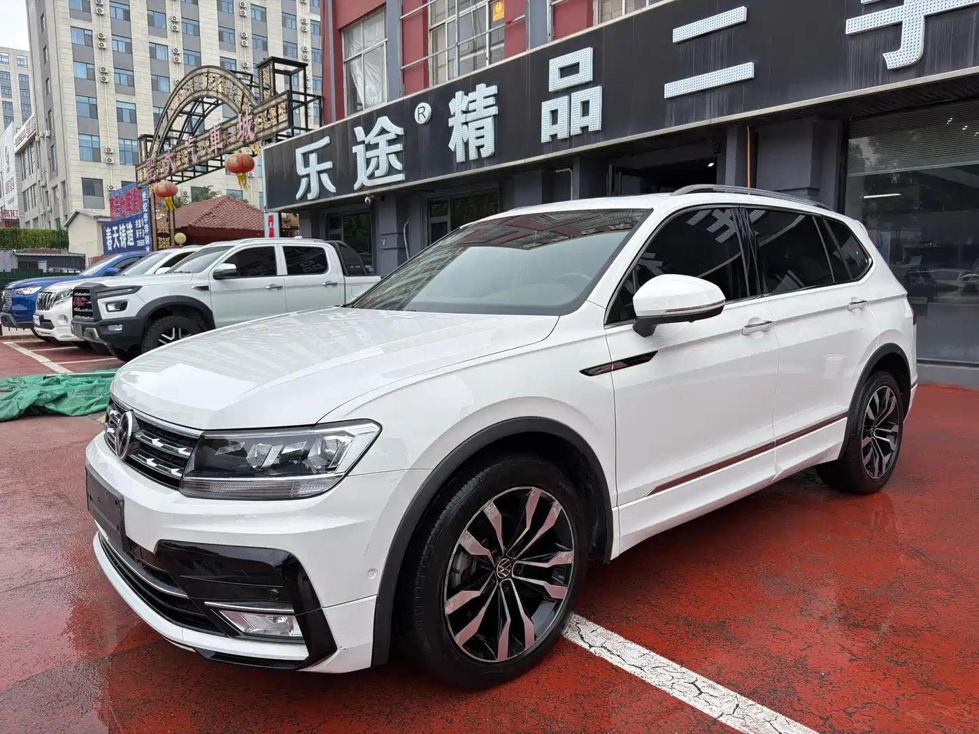 Volkswagen Tiguan L 2021 330TSI Automatic 2WD R-Line Premium фото 2