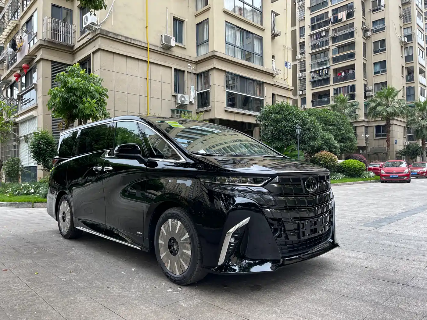Toyota Alphard 2024 Hybrid 2.5L Ultimate Enjoyment Edition фото 17
