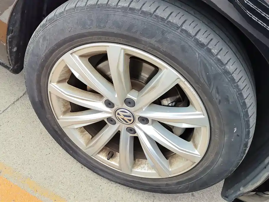 Volkswagen Passat 2017 330TSI DSG Prestige фото 6