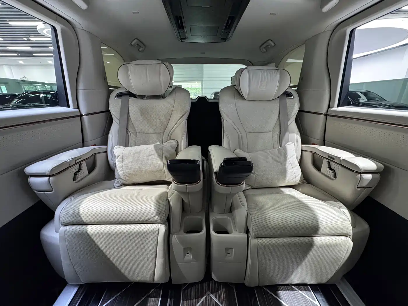 Lexus LM 2025 2023 500h 6-Seater Prestige Edition