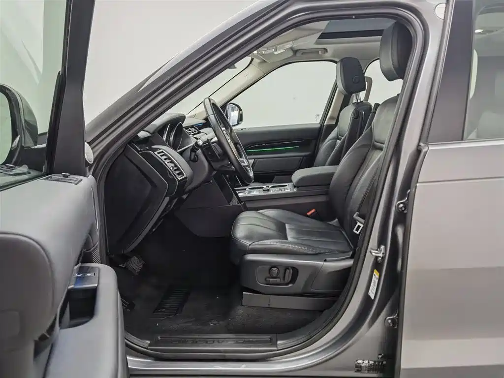 Land Rover Discovery 2019 3.0 SC V6 SE фото 10
