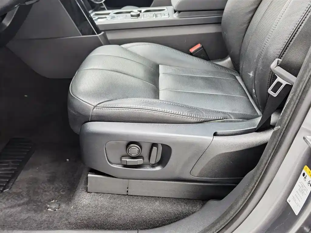 Land Rover Discovery 2019 3.0 SC V6 SE фото 20