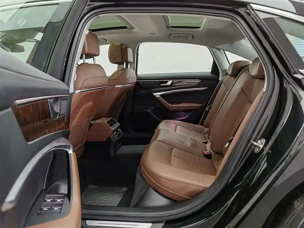 Audi A6L 2021 45 TFSI Exclusive Elegance фото 15