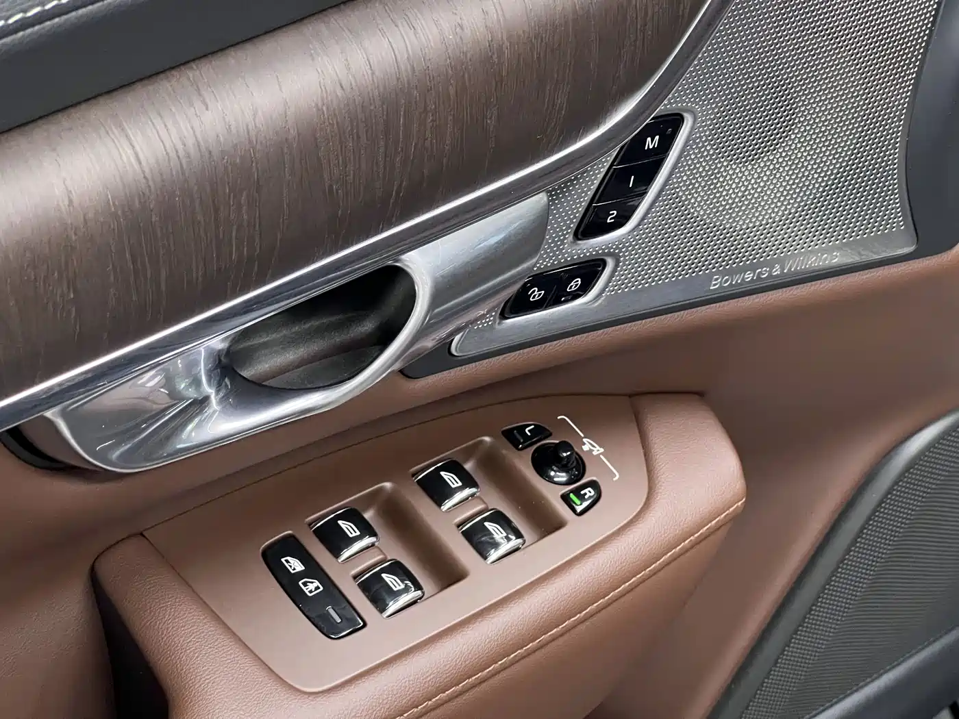 Фото 39 - Volvo S90