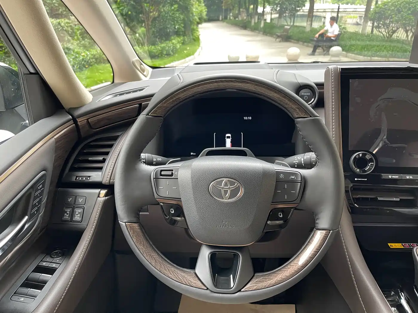 Toyota Alphard 2024 Hybrid 2.5L Ultimate Enjoyment Edition фото 10