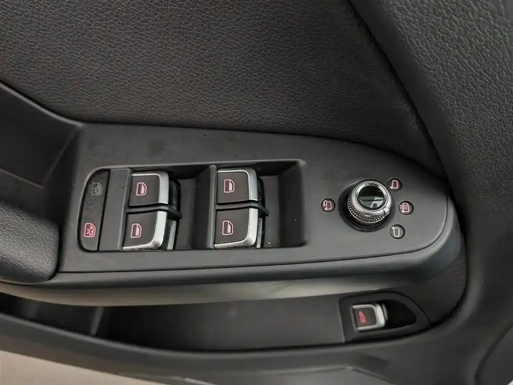 Audi A4L 2016 35 TFSI Collector's Edition S line Comfort фото 9