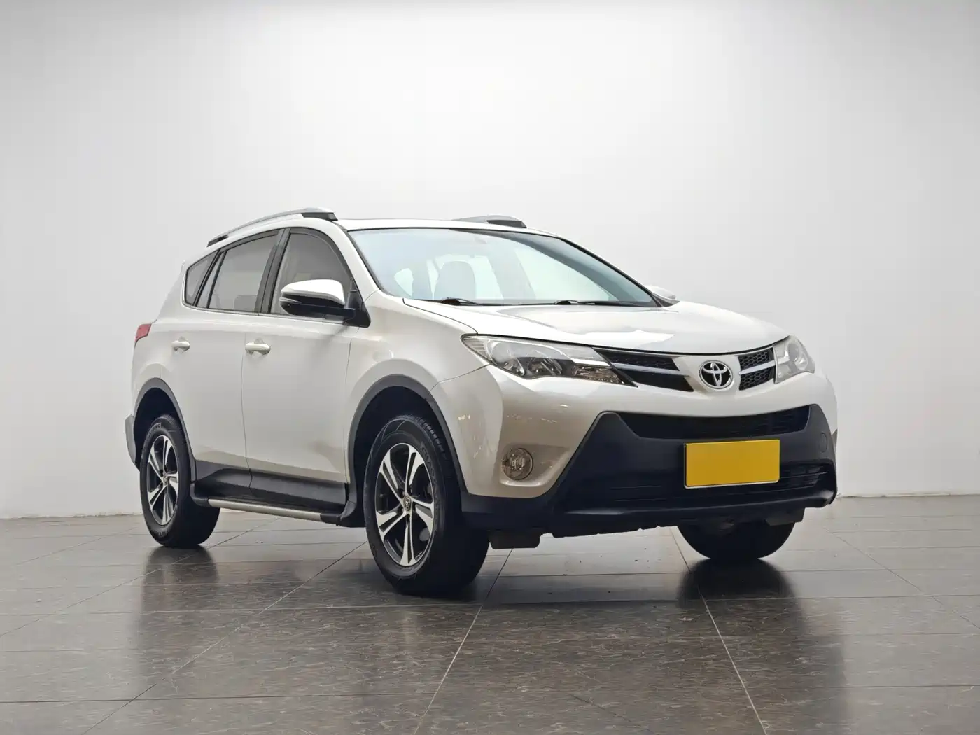 Toyota RAV4 Rongfang 2015 2.0L CVT 2WD Trend Edition фото 2