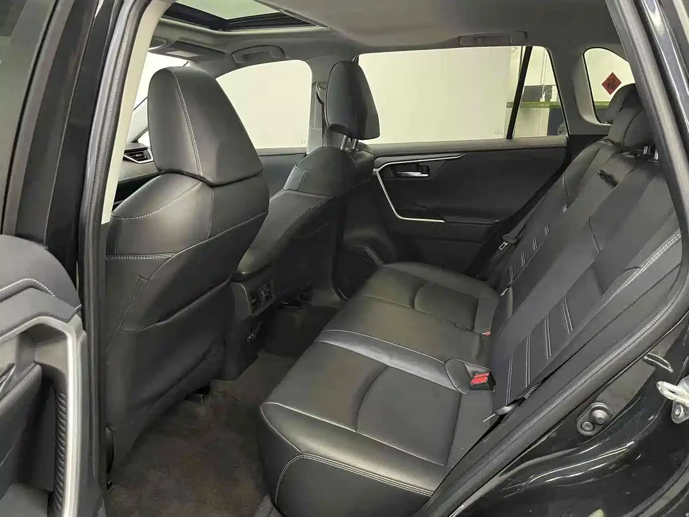 Toyota RAV4 Rongfang 2023 2.0L CVT 2WD Fashion Edition фото 7