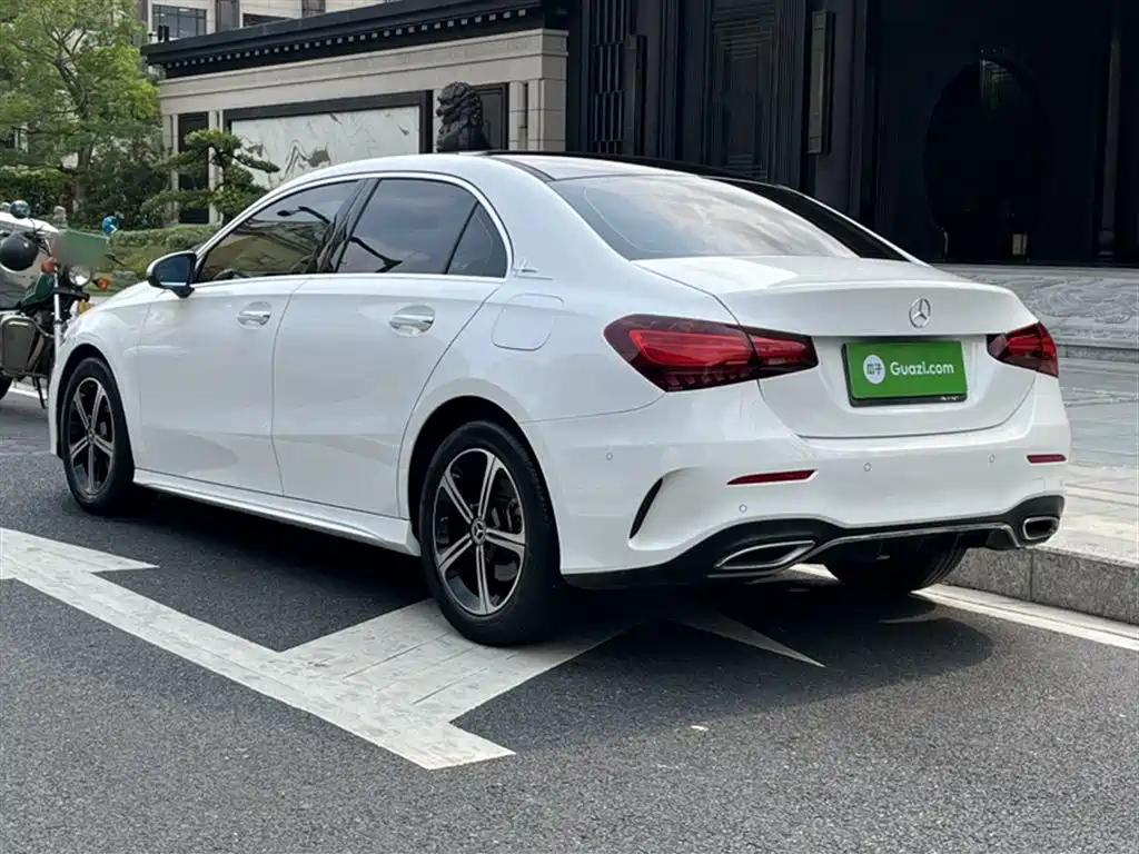 Mercedes-Benz A-Class 2024 A 200 L Fashion Edition фото 20