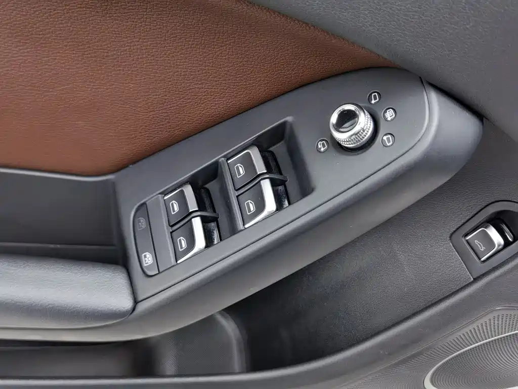 Фото 9 - Audi A4L