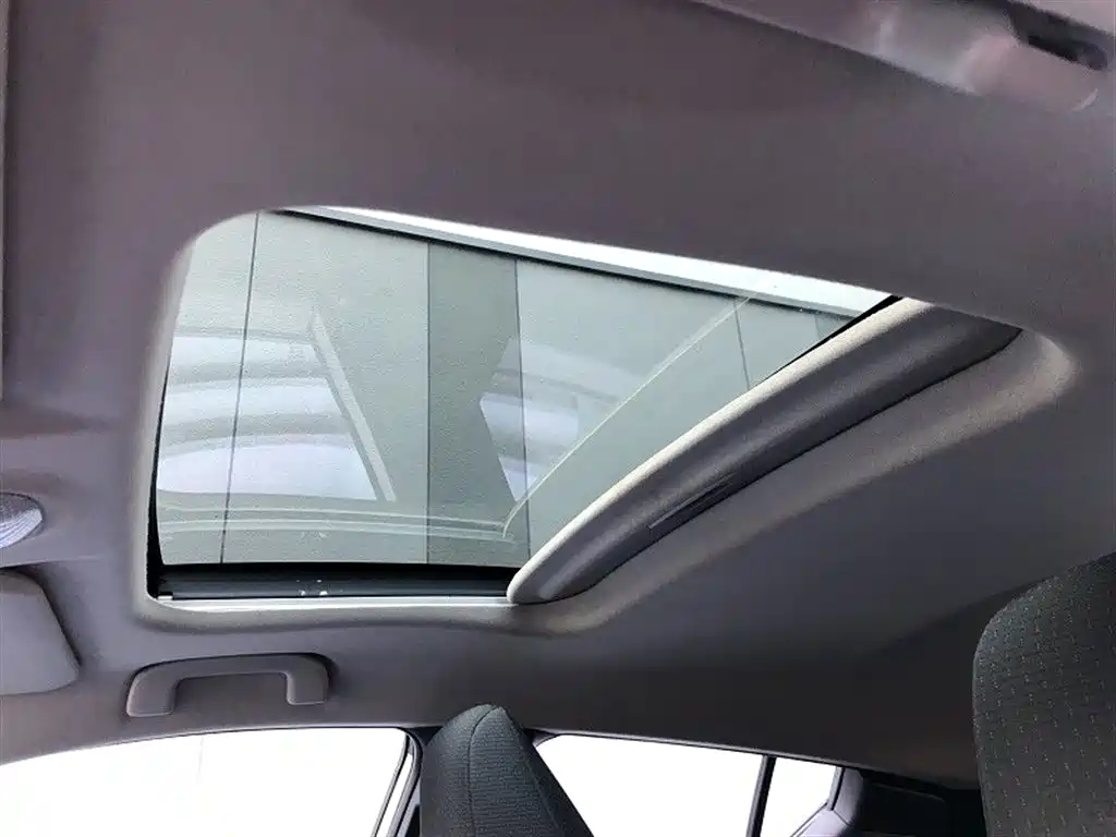 Toyota IZOA 2021 2.0L Yixiang Edition фото 11