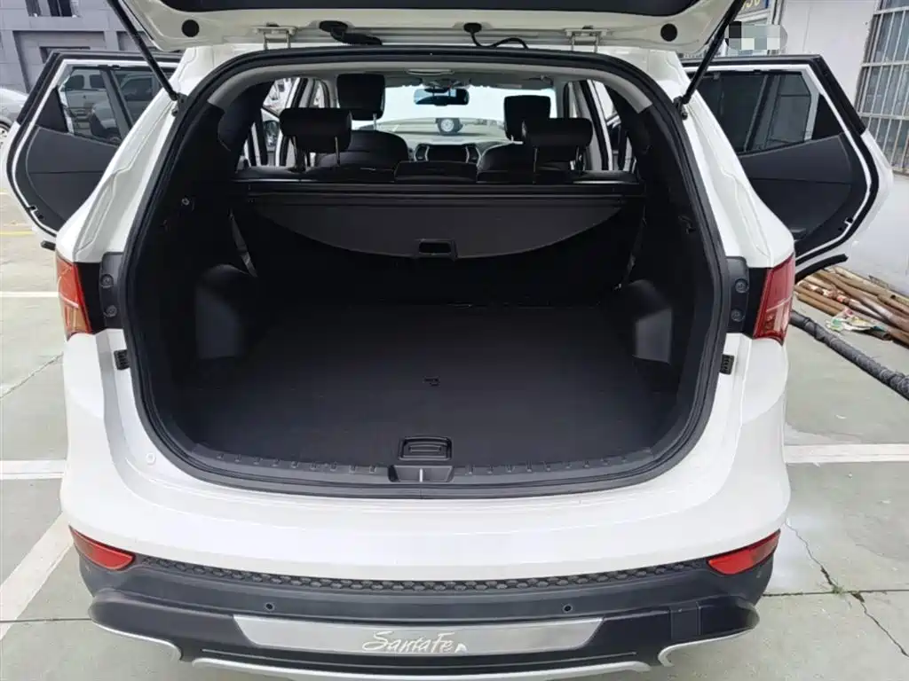 Hyundai Santa Fe 2015 2.4L Automatic 2WD Smart 5-seater фото 19