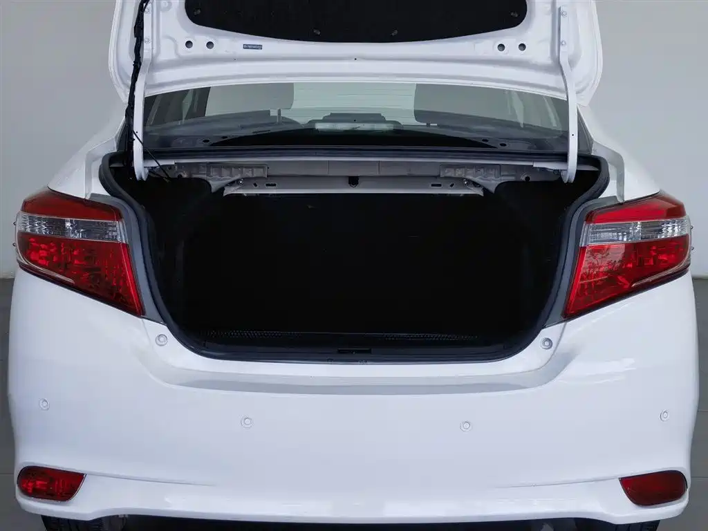 Toyota Vios 2016 1.5L Automatic Zhi Zhen Xing Yao Edition фото 16