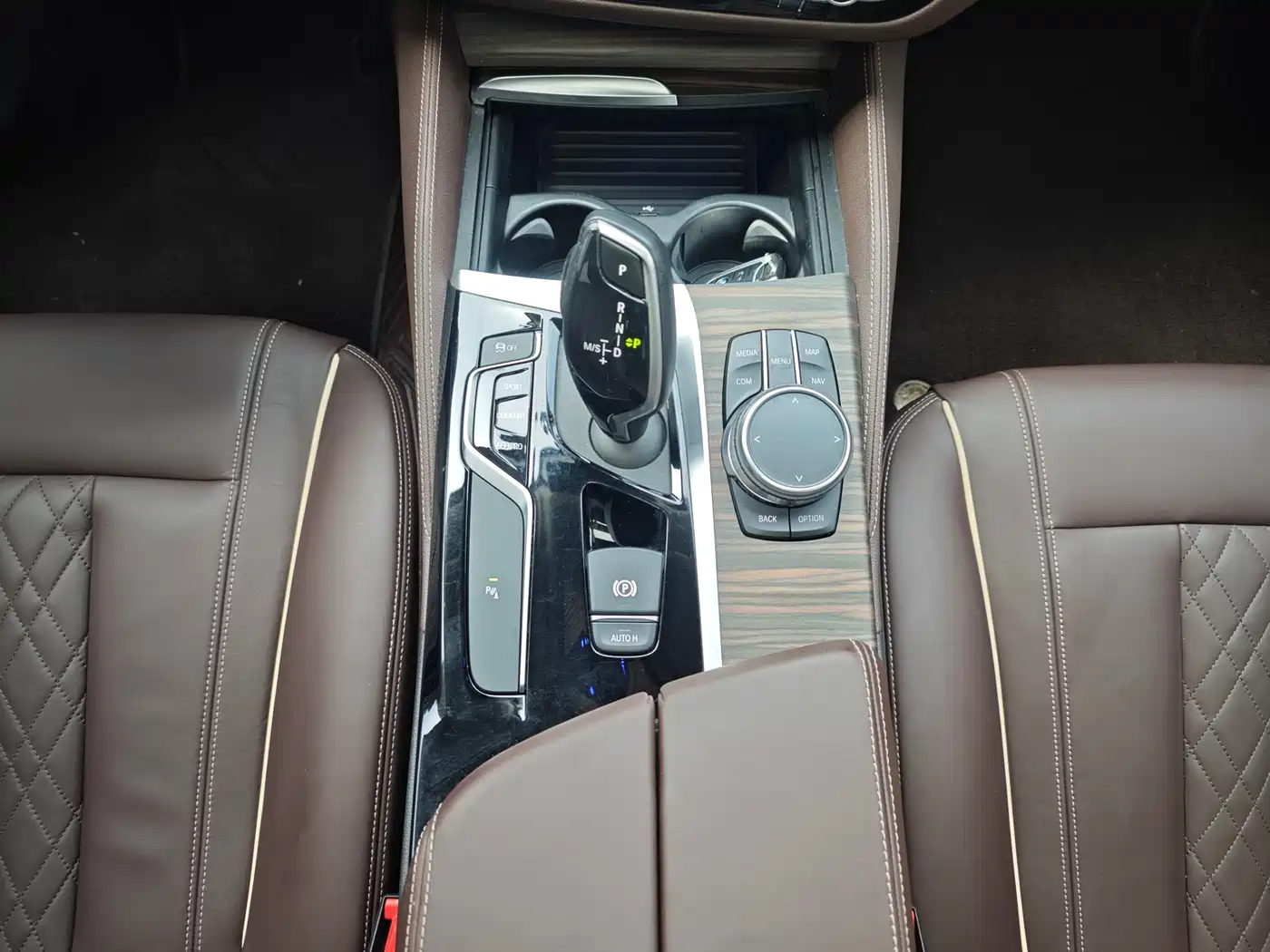 BMW 5 Series 2019 Facelift 530Li xDrive Luxury Package фото 15