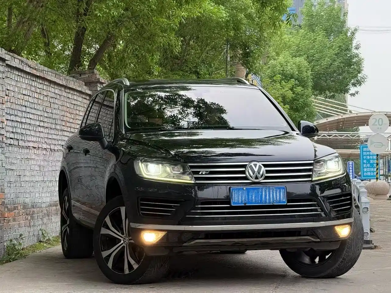 Volkswagen Touareg 2018 3.0TSI Glory Collector's Edition фото 3