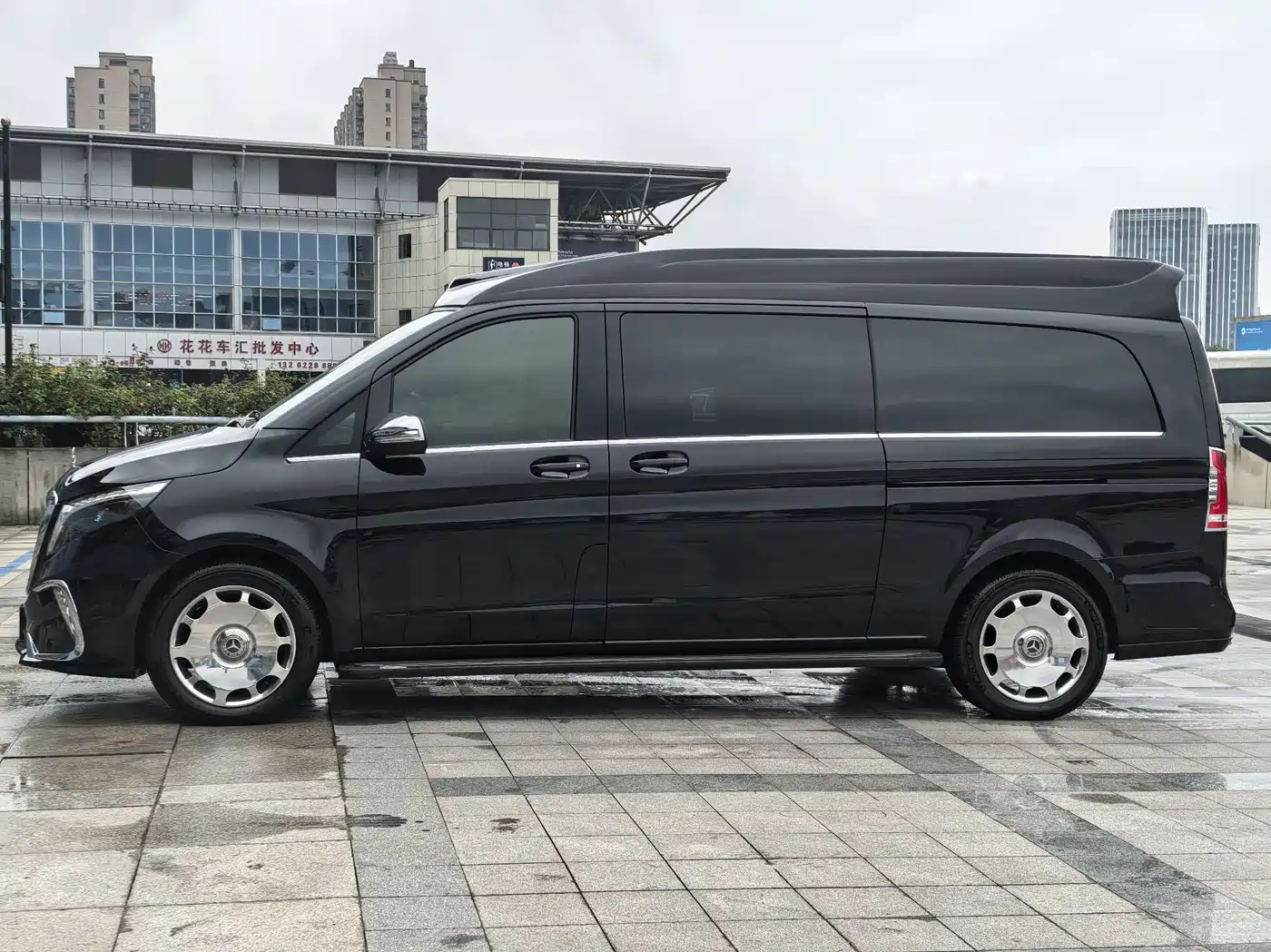 Mercedes-Benz V-Class 2022 V 260 L Long Wheelbase Prestige Edition фото 5