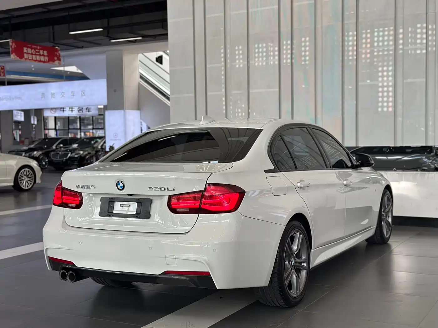 BMW 3 Series 2019 320Li M Sport Black Night Edition фото 8