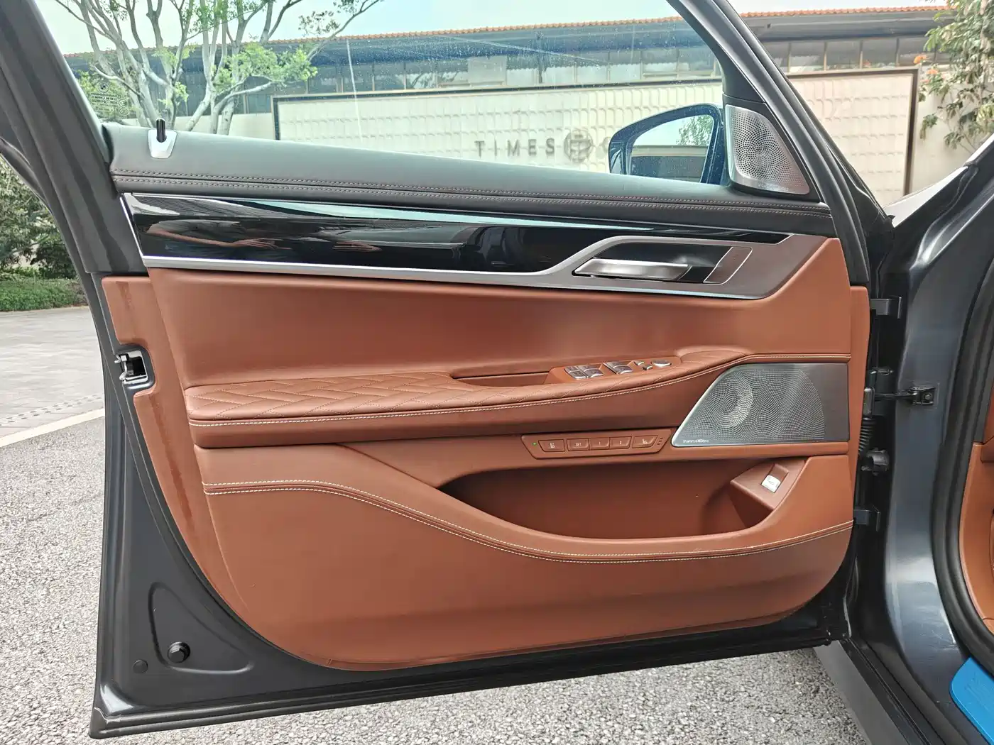 Photo 14 - BMW 7 Series
