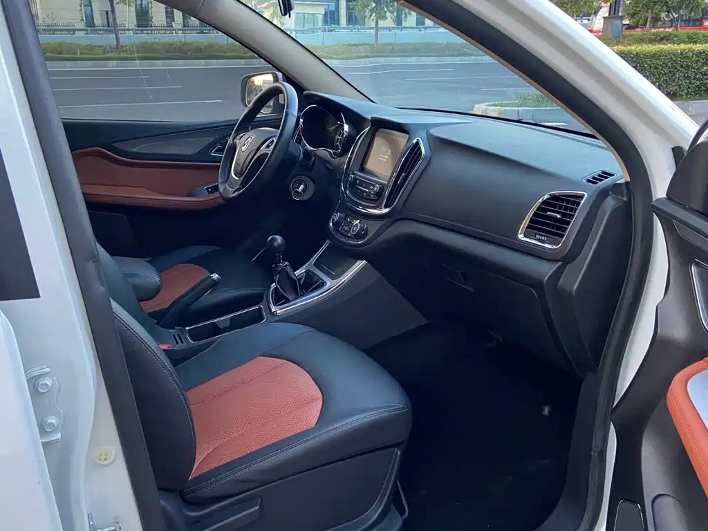 Фото 6 - Baojun 560