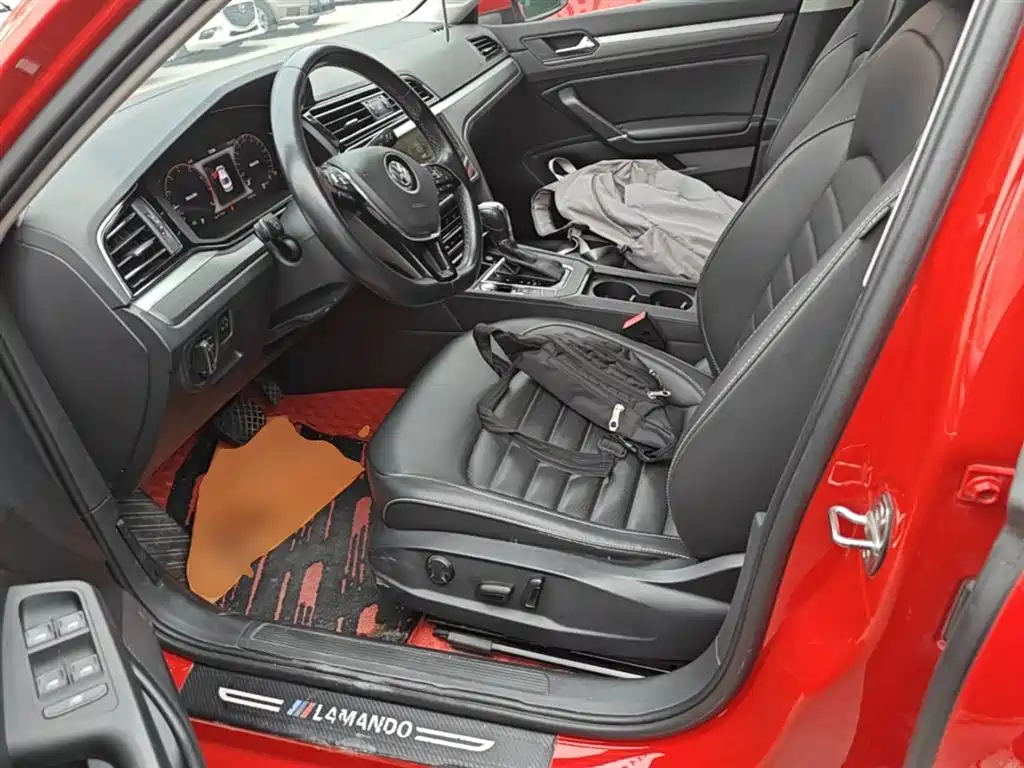 VOLKSWAGEN LINGDU