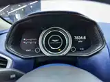 Фото 18 - Aston Martin DB11