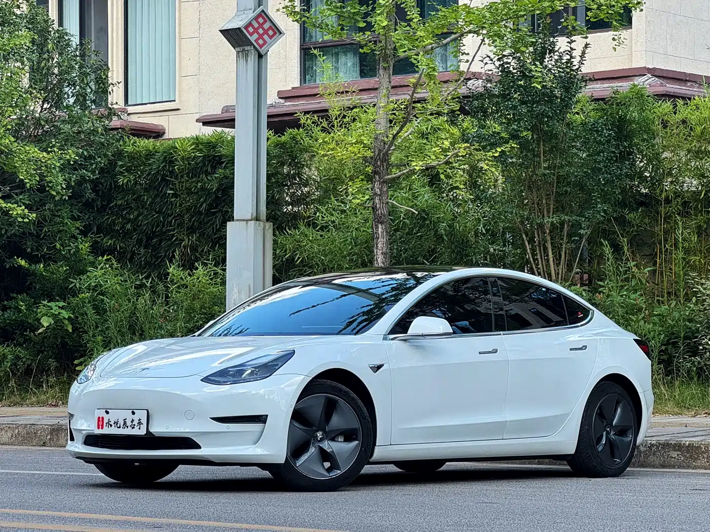 Tesla Model 3 2020 Facelift Long Range Rear-Wheel Drive