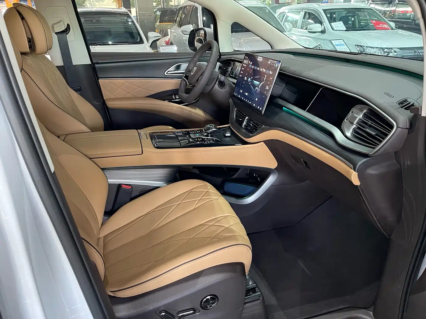Denza D9 2024 DM-i 980 AWD Prestige фото 8