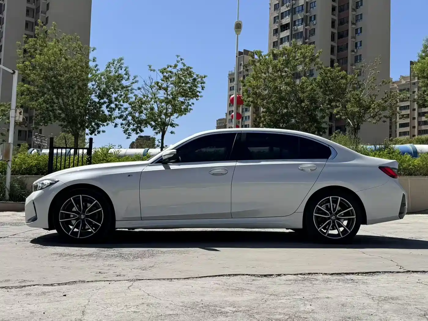 BMW 3 Series 2024 320i M Sport Package фото 10