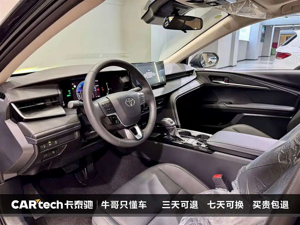 Toyota Camry 2026 Hybrid 2.0HGVP Luxury Edition фото 28