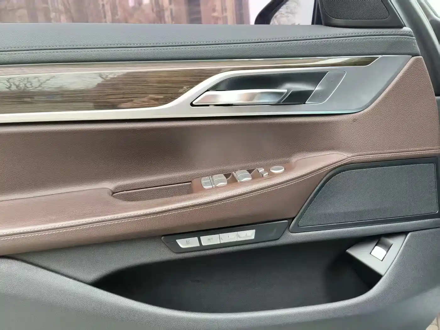 BMW 7 Series 2016 730Li Leading фото 4