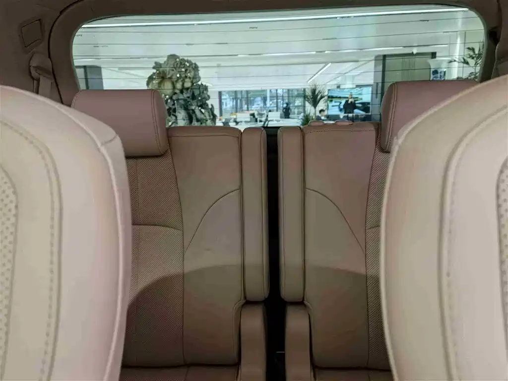 Toyota Vellfire 2021 Crown Hybrid 2.5L HV Supreme Edition фото 12