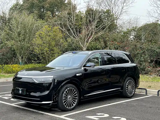 AITO ASK THE WORLD M8