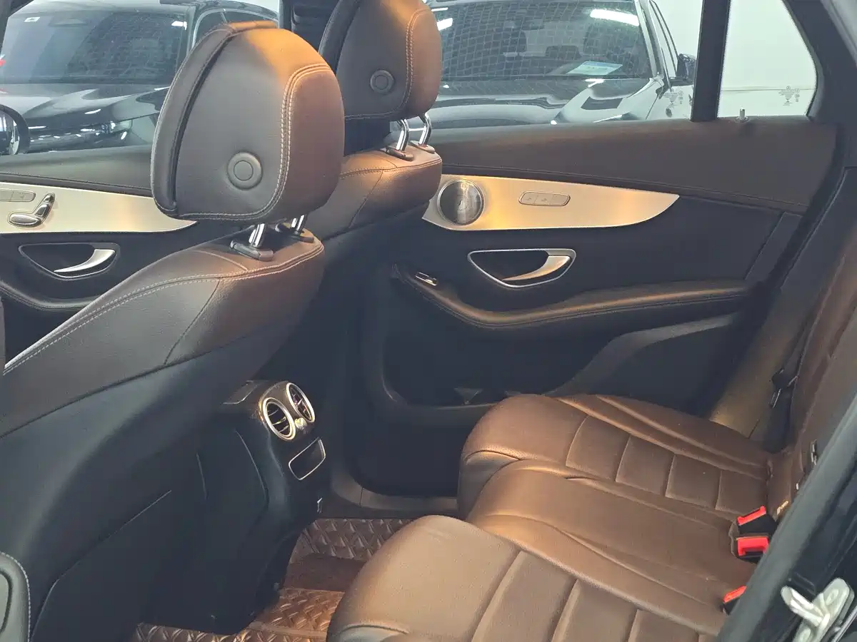 Mercedes-Benz GLC 2022 Model GLC 260 L 4MATIC Dynamic Edition фото 9