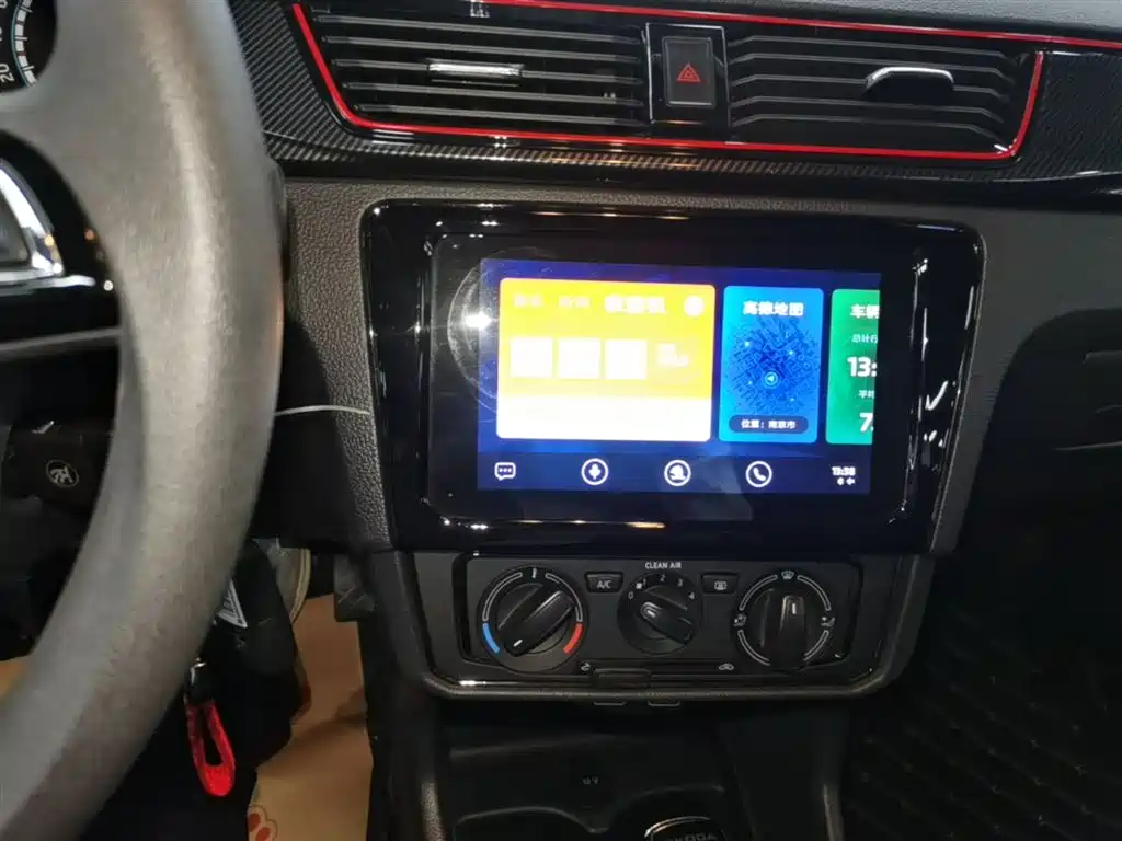 Škoda Skoda Rapid Spaceback 2020 1.5L Auto Comfort фото 13