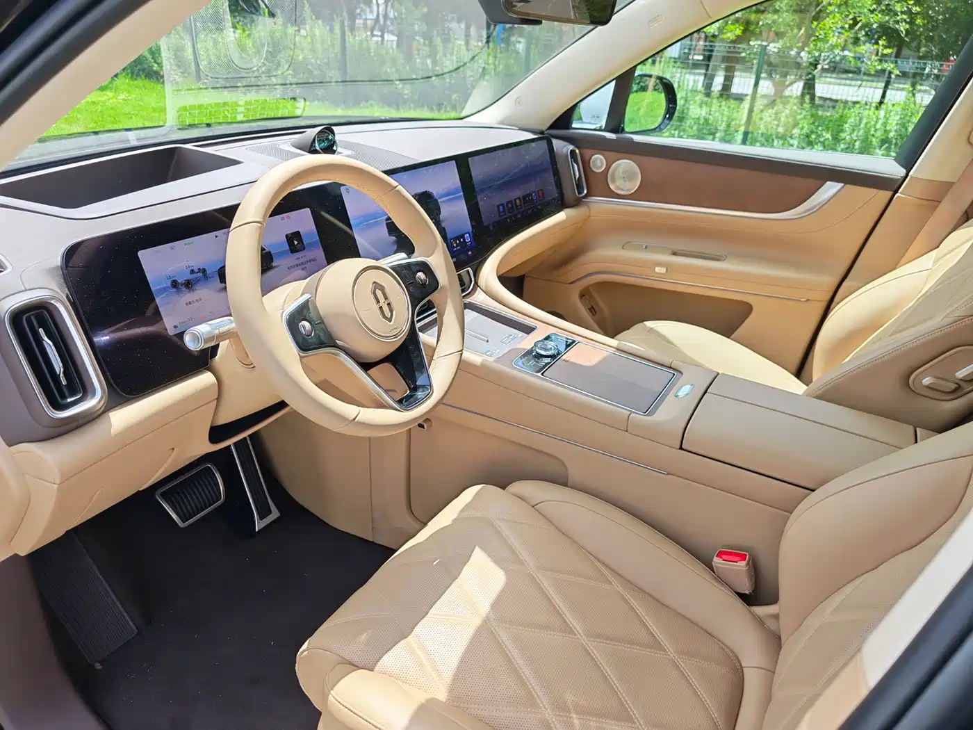 AITO Wenjie AITO M9 2025 Extended Range Ultra 52kWh 6-Seater фото 6