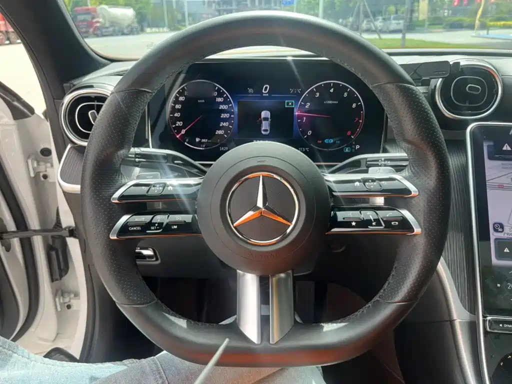 MERCEDES-BENZ CLASS C