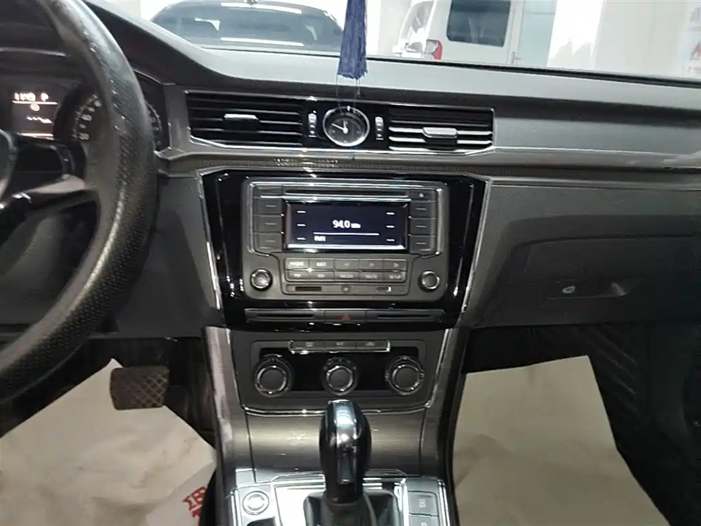 Volkswagen Passat 2017 330TSI DSG Prestige фото 13