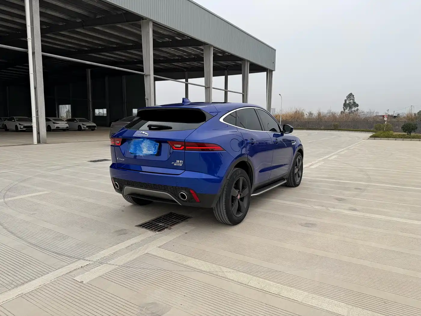 Фото 6 - Jaguar E-PACE